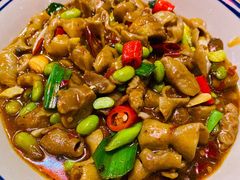 板栗烧肥肠-兔槽江湖菜·重庆璧山兔(水围店)