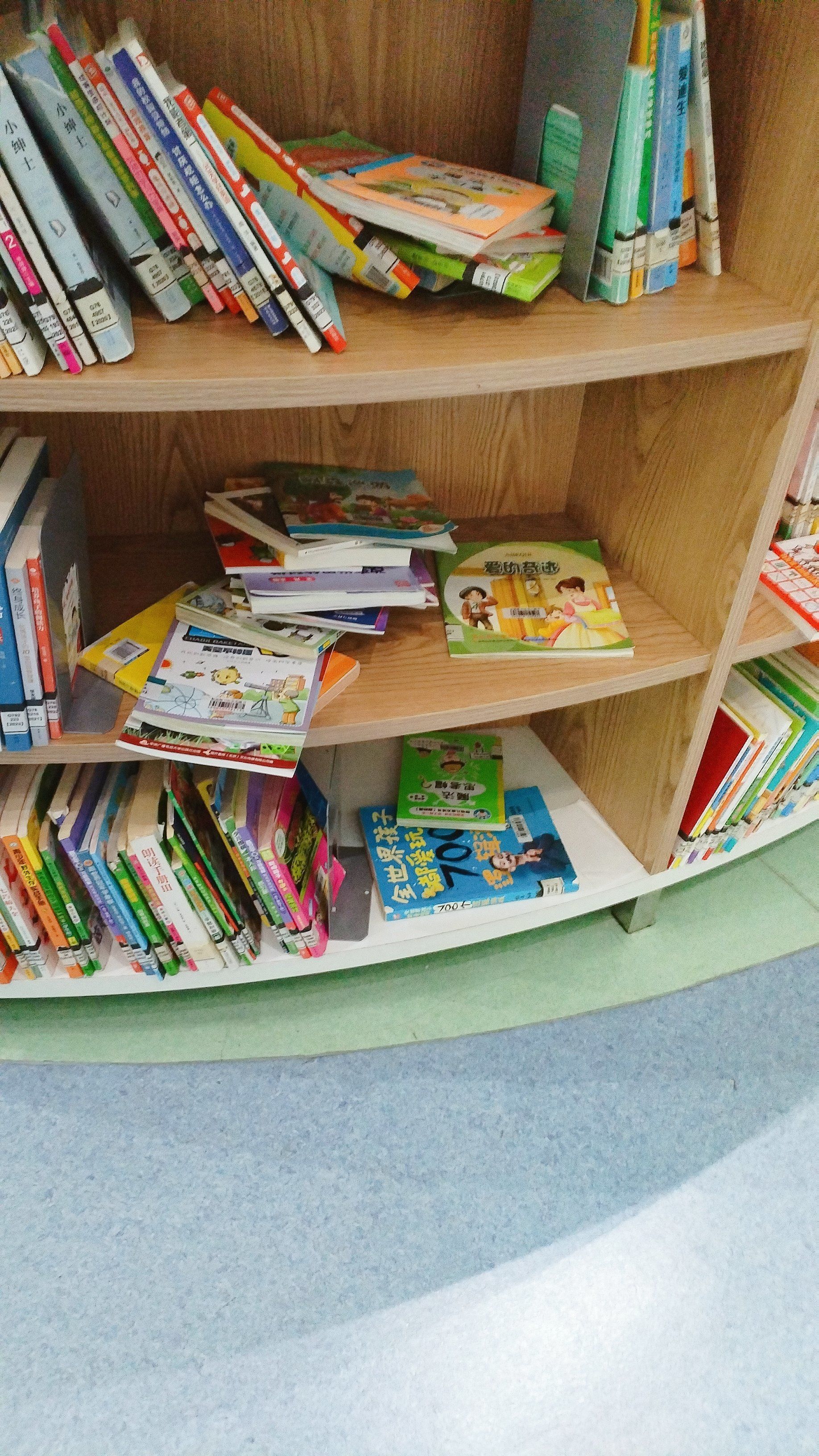 顺德儿童图书馆,又大又环境好,很多书籍