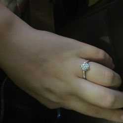 威德钻石-克拉钻专家&D色大本营-威德钻石-克拉钻大本营(南京东路店)