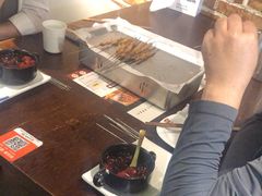 -三个大叔烤羊肉串·歌手驻唱·碳烤鲜肉(西三旗店)