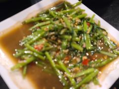 -J Daeng Seafood