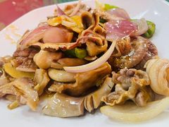 姜葱炒肠-雄仔农家菜馆·特色葱油鸡(六祖店)