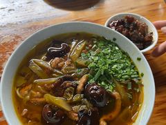 辣子鸡-越洋肖氏老米线(杨家坪店)