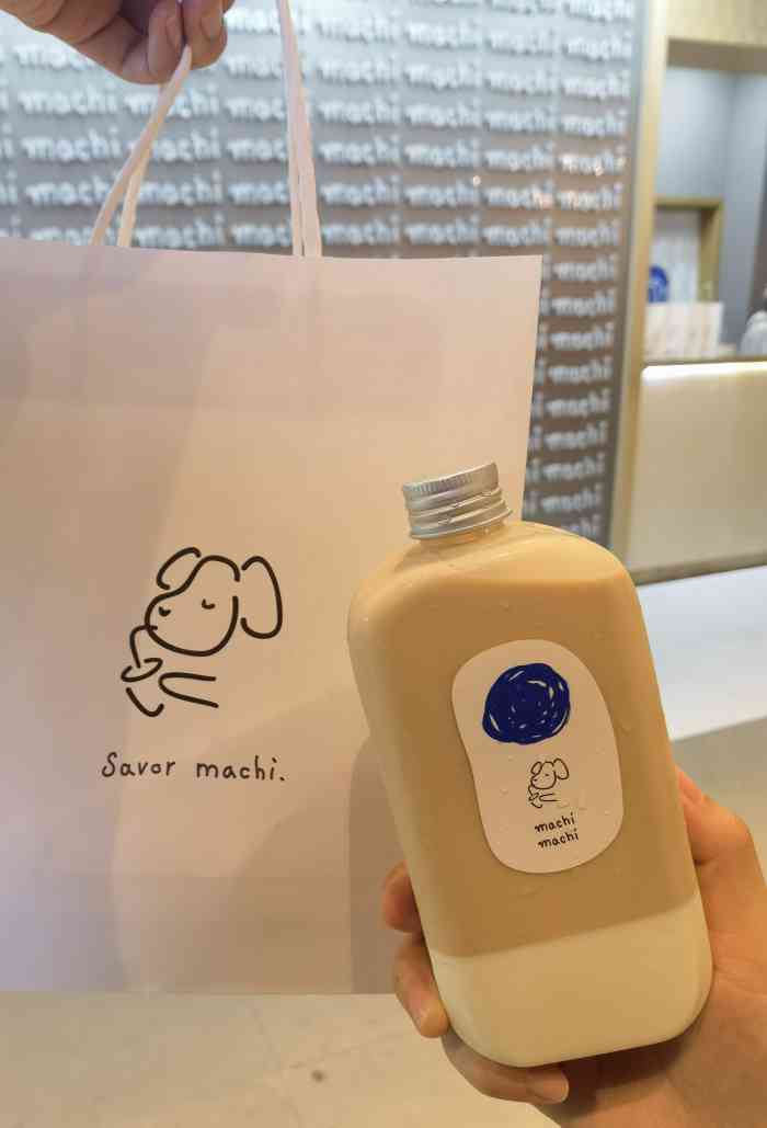 麦吉machi machi(淮海中路店)-"如今的上海竟然还有奶茶要排队,好稀奇
