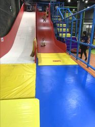 -蹦贝运动中心·蹦床·攀岩·闯关(龙岗店)