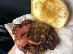 鹅肝汉堡-Holy Chuck