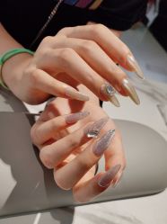 -丽心自助美甲美睫