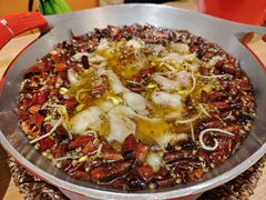 -渝信川菜 · 川味家常菜(财富购物中心店)