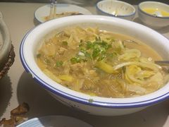 -老码头黑皮肘子锅包肉(赣水路店)