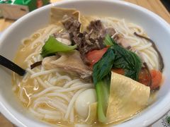 -蒙自源米线大王(东站店)