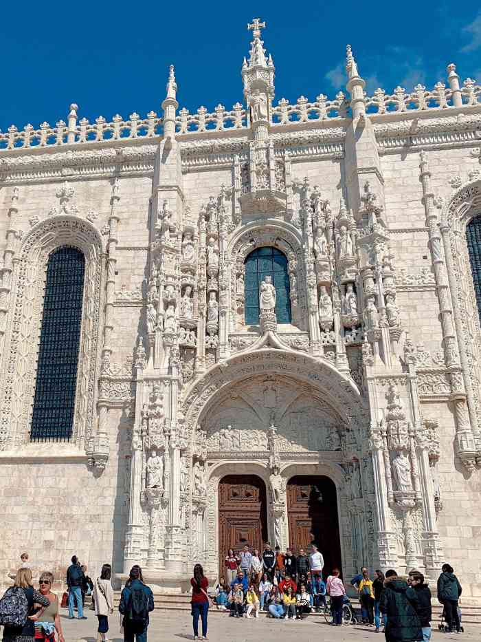 卡尔莫修道院-"卡尔莫修道院是葡萄牙里斯本的一座历史建筑.