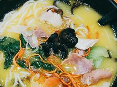 -桥香园过桥米线(国贸店)