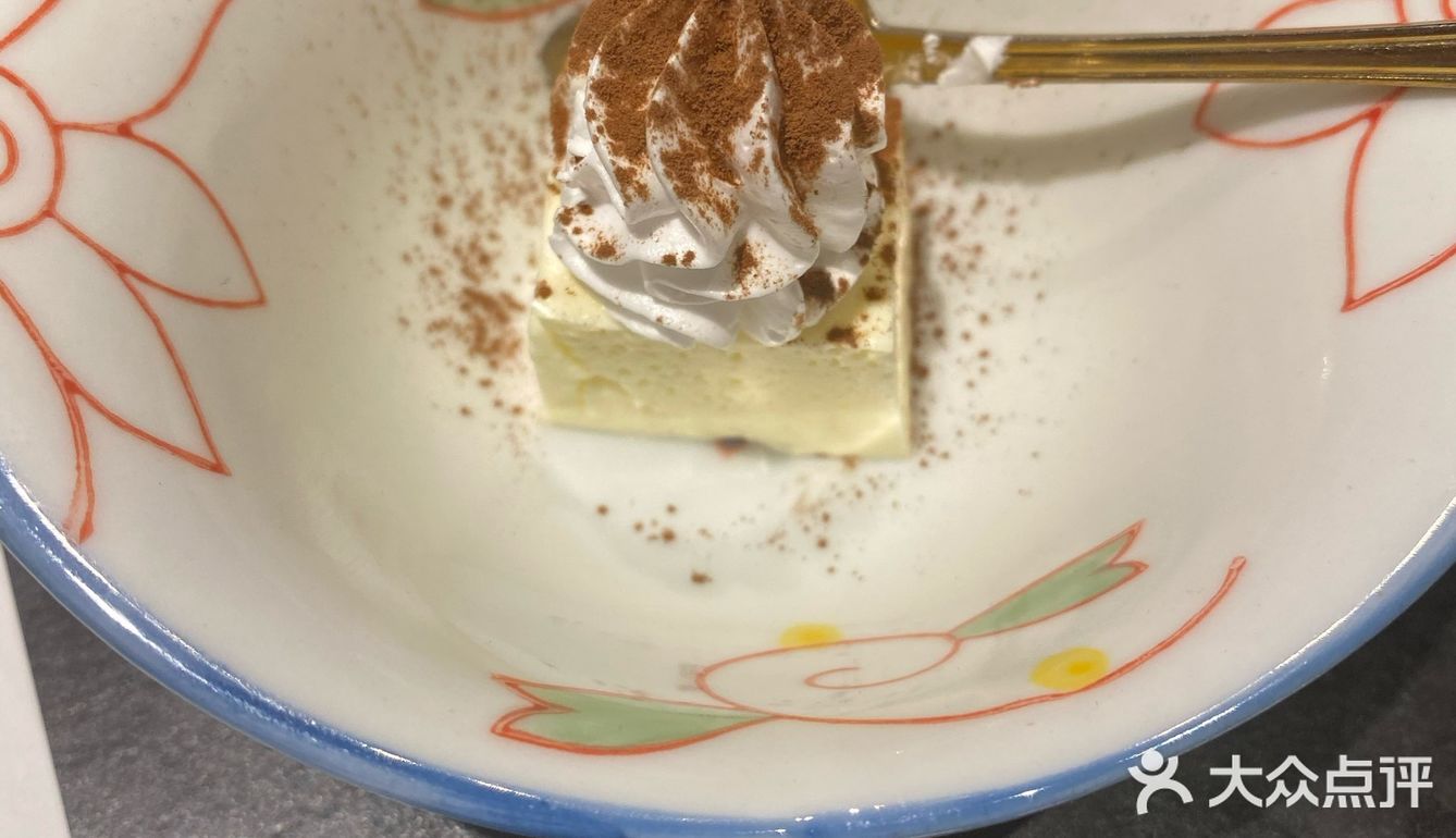 如果美食不能完全治愈悲伤，至少它可以稀释一部分