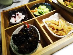 -轻捞慢起面馆(新世界百货店)