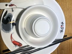 餐具摆设-杭百味·大众精选杭帮菜(西湖音乐喷泉店)