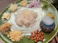 -得意咚瓜·顺德鱼生·冬瓜火锅(深圳首店)