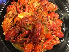 -虾弄弄海派小龙虾·牛羊蝎子火锅