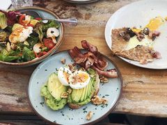 牛油果煮蛋吐司-RAC BAR(安福路店)