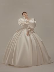 -至臻微拉婚纱摄影