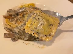 意式菠菜芝士饺配奶油蘑菇酱-La Tavernetta(Bar à Vin)(乌鲁木齐路店)