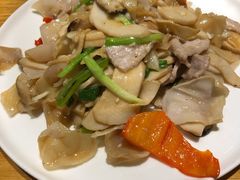 杏鲍菇竹耳爽肉片-十三式重庆江湖菜(金茂览秀城店)