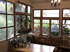 靠窗位-懒鱼时光馆(沙坪坝店)