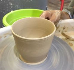 -泥娃娃DIY陶吧(易生活购物公园店)