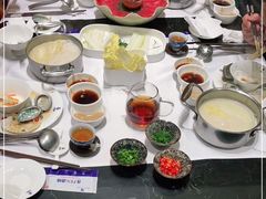 -红鼎豆捞·非遗鲍皇汤火锅(宝丰路店)