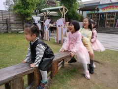 -田园东方蜜桃村的田野营地