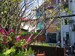 -Dash Teak House
