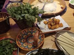 -洱火云南酸菜牛肉火锅(石景山当代商城店)