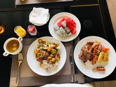 -大中华希尔顿酒店-念自助餐·嗨啤·小龙虾