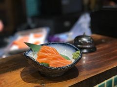三文鱼刺身-鸟鸣门屋台料理(金帝银泰店)