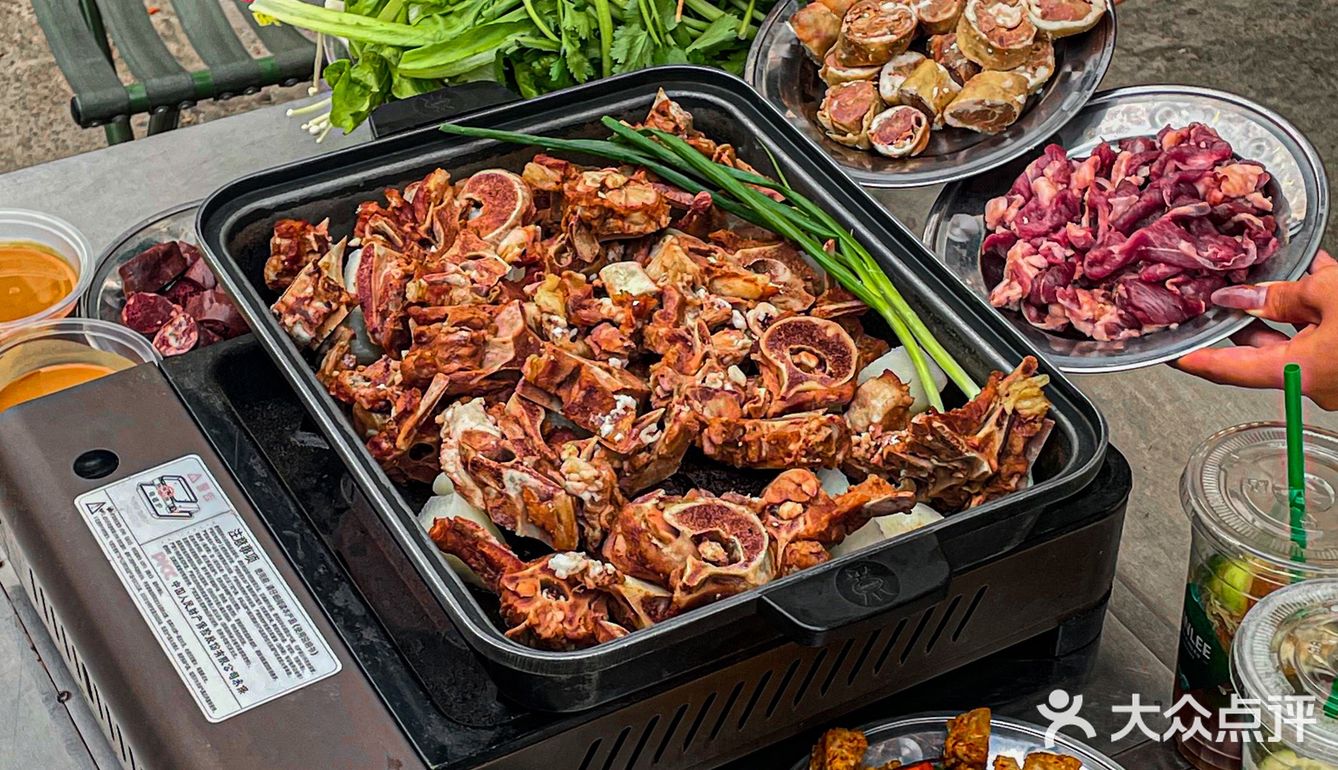郑州西郊露天大排档 小顿羊肉不要太有感 觉!!