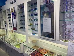 -提一眼镜·蔡司·依视路(小寨店)