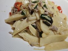 -头上红煨盐鸡·非遗院子餐厅