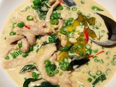 特色绿咖喱椰汁鸡-瓦城泰国料理(芮欧百货店)