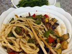 茄子肉丁小公鸡双拼拌面-文三里屯面馆(三里屯店)