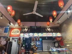 -爆炸头阿姨小四川正宗川味小吃(无任何分店)