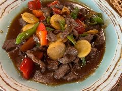 菠萝炒牛肉-纳兰傣雀傣味餐厅