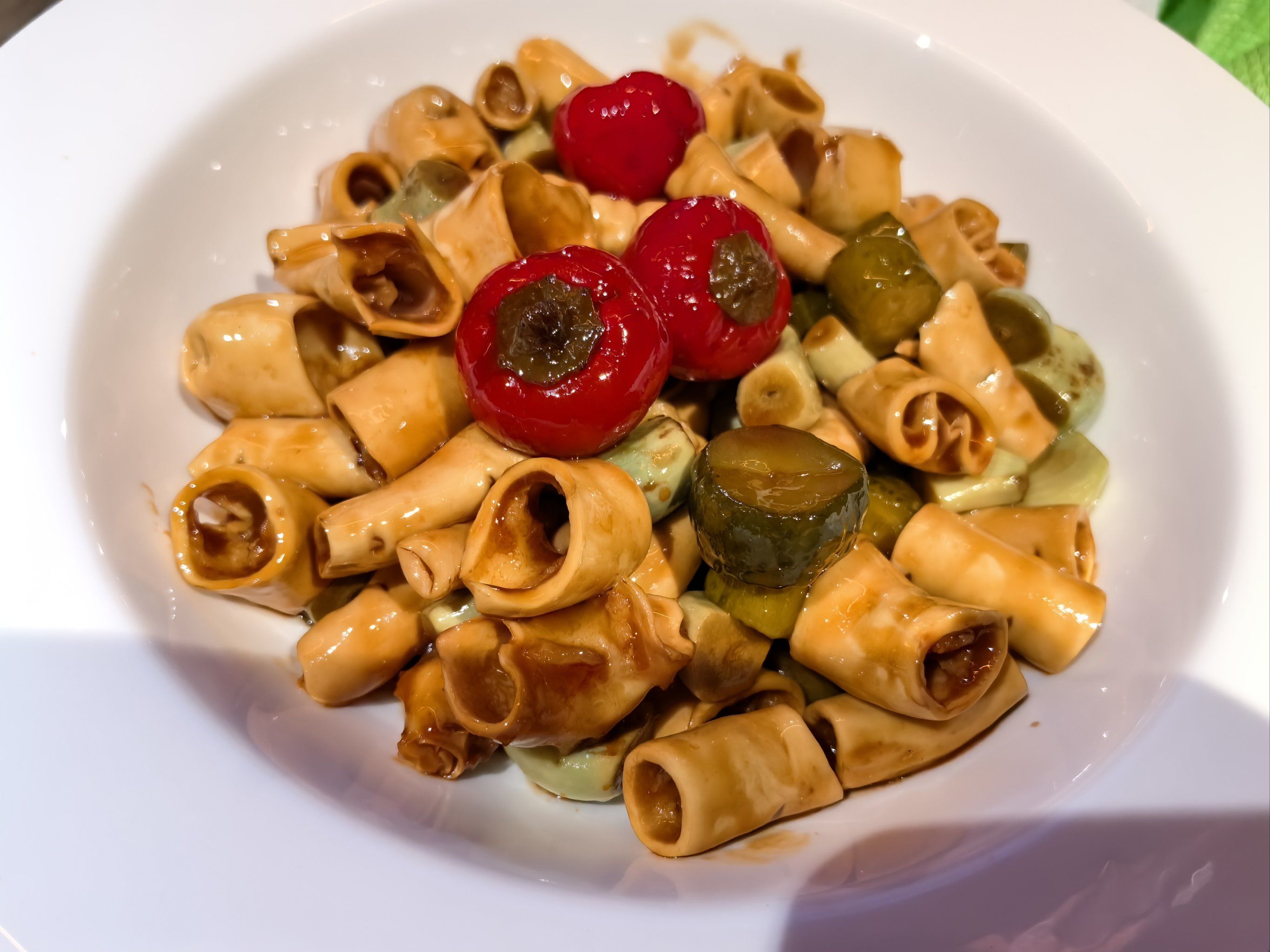 在时光的流转中,腊八蒜与心管相遇,演绎出