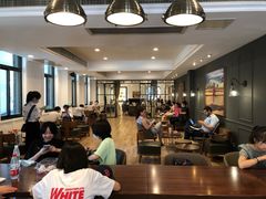 大堂-星巴克臻选(广州二沙岛文立方店)