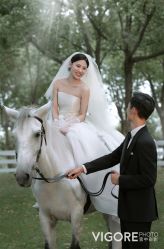 -雪中彩影婚纱摄影·微光艺术中心