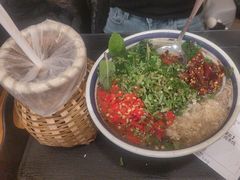 -云阿蛮云南生烫牛肉米线(奉贤路店)