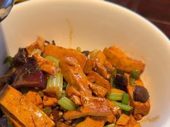 腊肉炒香干-寨子里的钵钵菜·湘西山里菜(魅力湘西店)