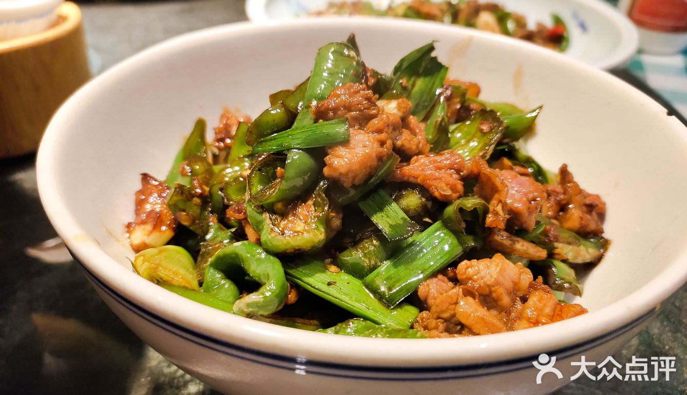 想吃农家辣椒炒肉,小炒黄牛肉,于是搜了这家湘菜店