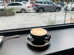 拿铁-black rainbow coffee