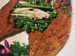 丽江纳西烤鱼-香巴拉云南餐厅(华莱坞店)