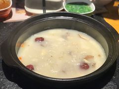 -洪氏嗨捞·广东猪肚鸡·椰子鸡火锅(西咸万象城店)