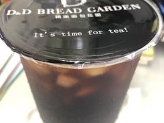 -顶东面包花园·生日蛋糕(世博店)